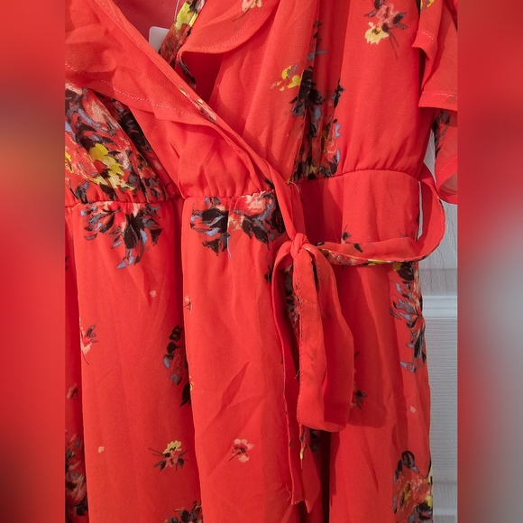Torrid Orange Floral Ruffled Off-the-Shoulder Faux-Wrap Dress in Size 1 - Picture 4 of 5